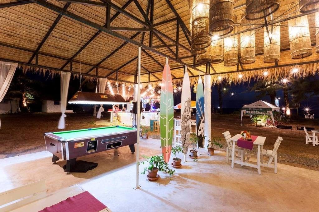 Micky Monkey Beach At Maikhao Beach Hotell Mai Khao Exteriör bild